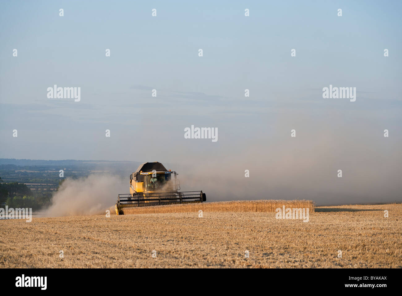 New Holland CX880 moissonneuse batteuse au travail dans l'Oxfordshire en Angleterre. JMH4730 Banque D'Images