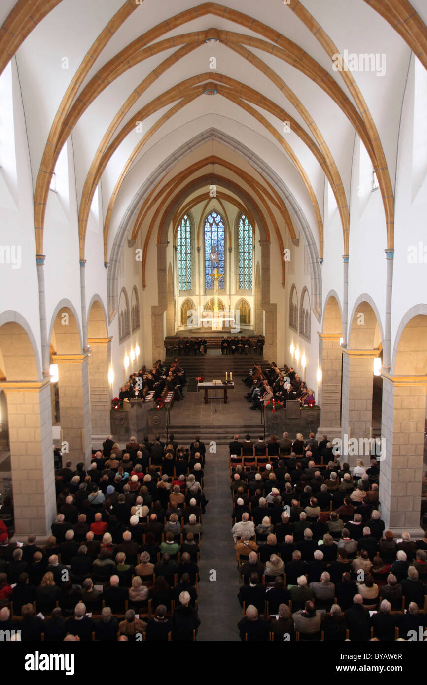 Intérieur de l'église de florins dans le centre-ville historique de Coblence, Rhénanie-Palatinat, Allemagne, Europe Banque D'Images