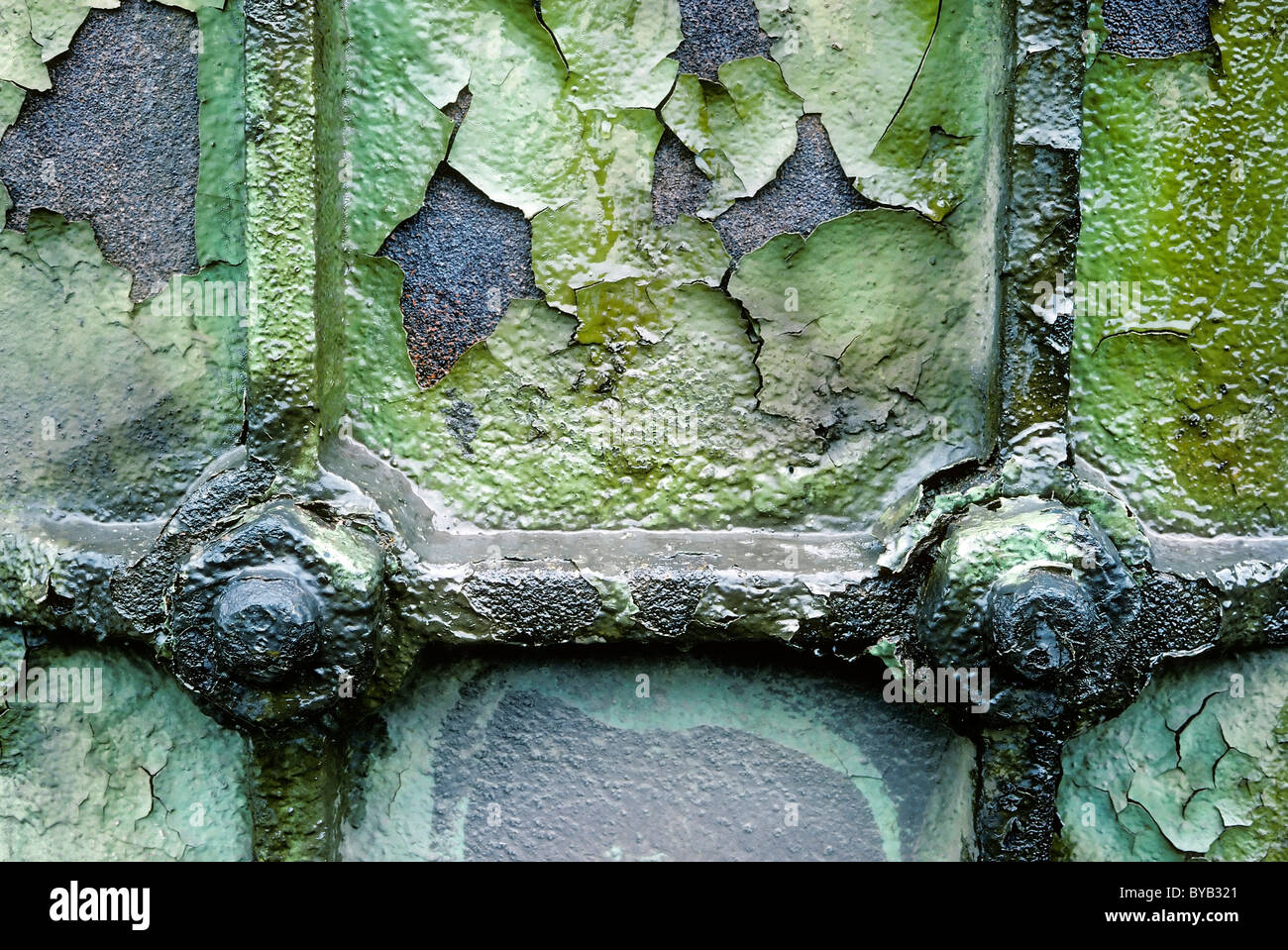 Poutre d'acier avec vis et peinture écaillée, ruines industrielles, Nordrhein-Westfalen, Germany, Europe Banque D'Images