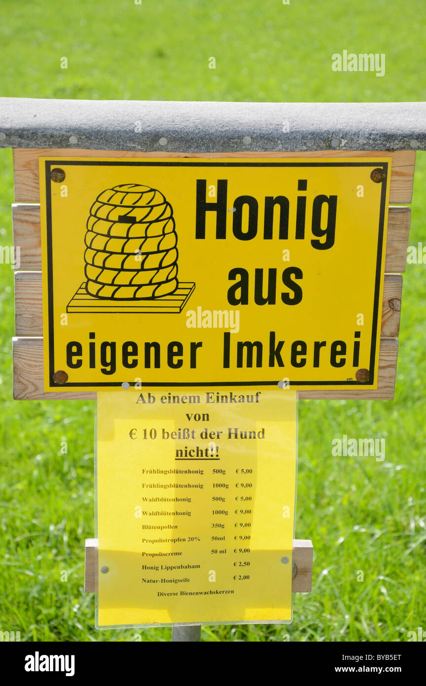 Signe avec un drôle d'apiculteurs disant, grilleenbergtal, triestingtal, Basse Autriche, Autriche, Europe Banque D'Images