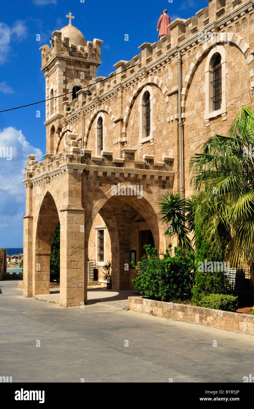 L'Eglise Maronite historique à la côte méditerranéenne de Batroun, Liban, Moyen-Orient, Asie de l'Ouest Banque D'Images