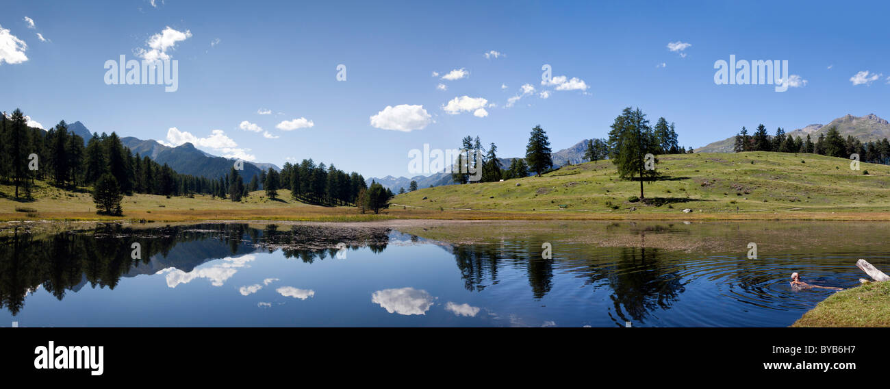 Plateau High moorland avec Lai Nair, Black Lake, près de Tarasp et Vulpera, Scuol, Basse Engadine, Grisons ou Grisons Banque D'Images