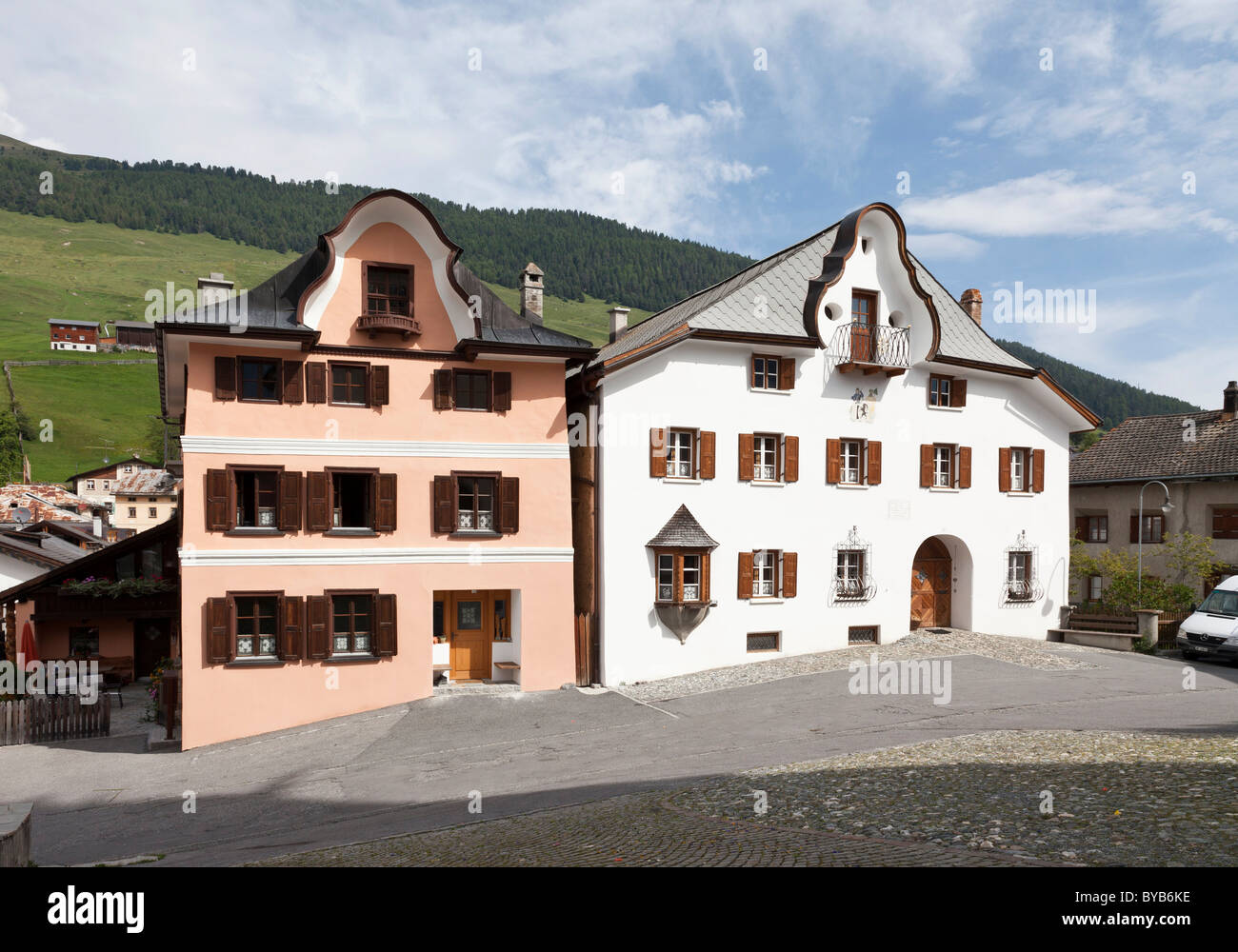 Les maisons historiques, envoyé en basse Engadine, Grisons ou Grisons, Suisse, Europe Banque D'Images