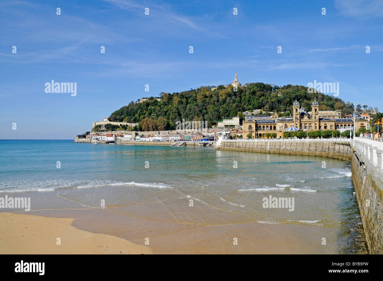 La baie de la Concha, plage, bord de mer, du port, Mt Mounte Urgull, San Sebastian, Pays Basque, Pays Basque, Espagne, Europe Banque D'Images