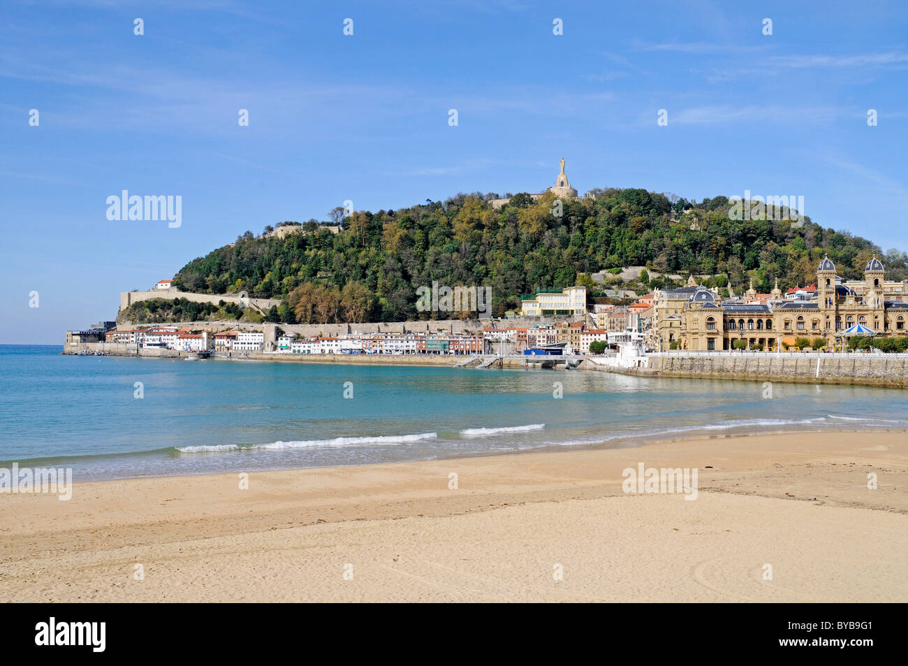 La baie de la Concha, plage, bord de mer, du port, Mt Mounte Urgull, San Sebastian, Pays Basque, Pays Basque, Espagne, Europe Banque D'Images