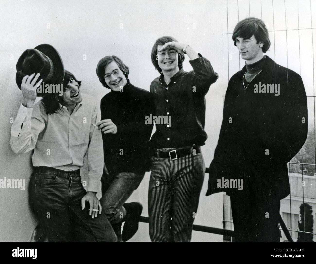 Joe Dassin - a propos de nous groupe pp 1966 de l : Zal Yanovsky, John Sebastian,Joe Butler et Steve Boone Banque D'Images