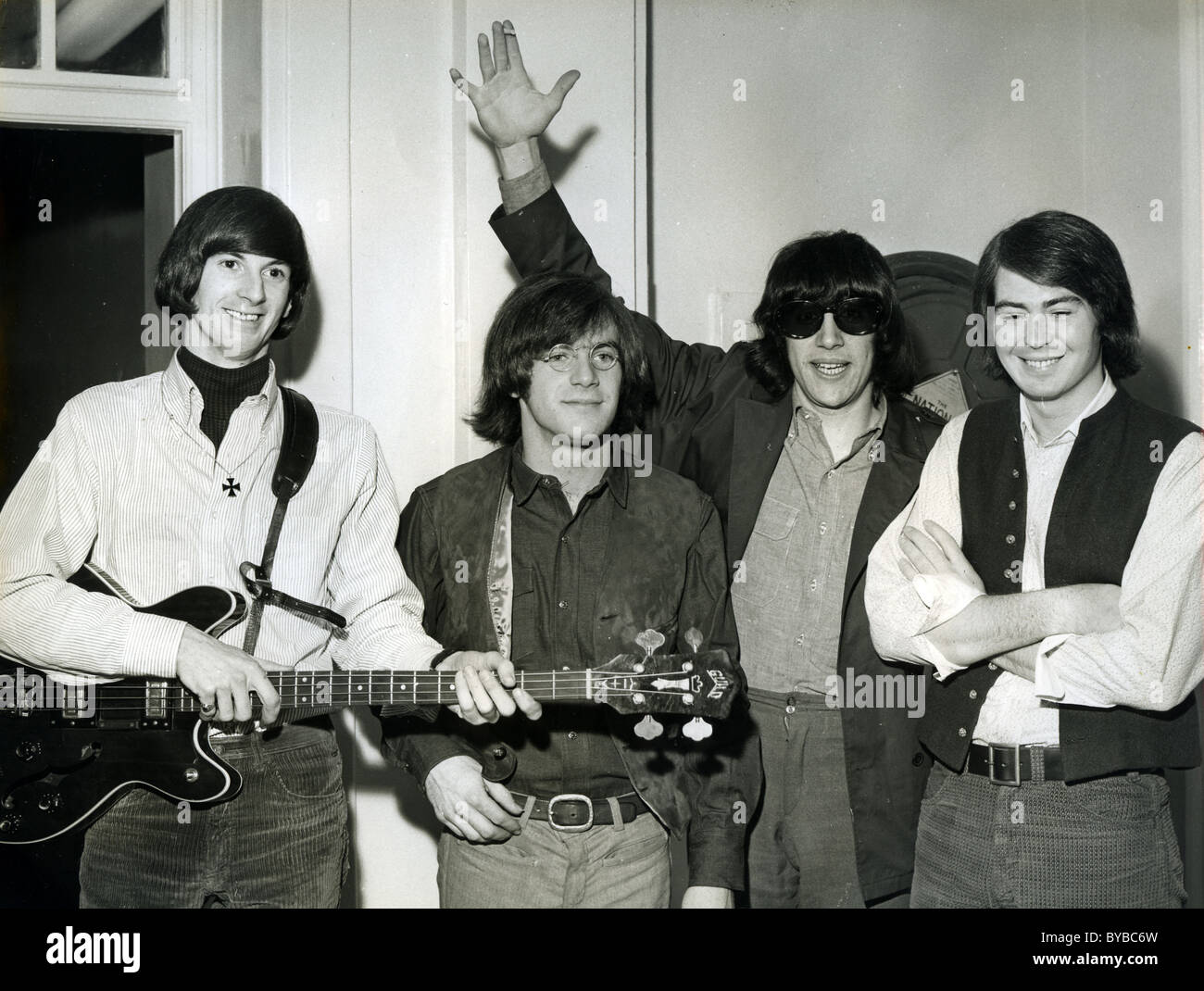 Joe Dassin groupe pop US en 1965 à partir de l : Steve Boone, John Sebastian, Zal Yanovsky et Joe Butler Banque D'Images