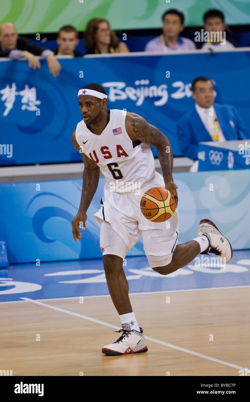 Lebron James (US) USA-Chine men's basketball action aux Jeux Olympiques d'été 2008, Pékin, Chine Banque D'Images