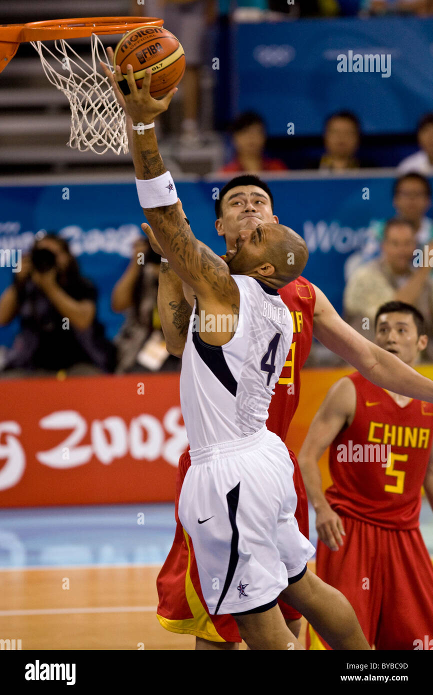 Carlos Boozer (USA) USA-Chine men's basketball action aux Jeux Olympiques  d'été 2008, Pékin, Chine Photo Stock - Alamy