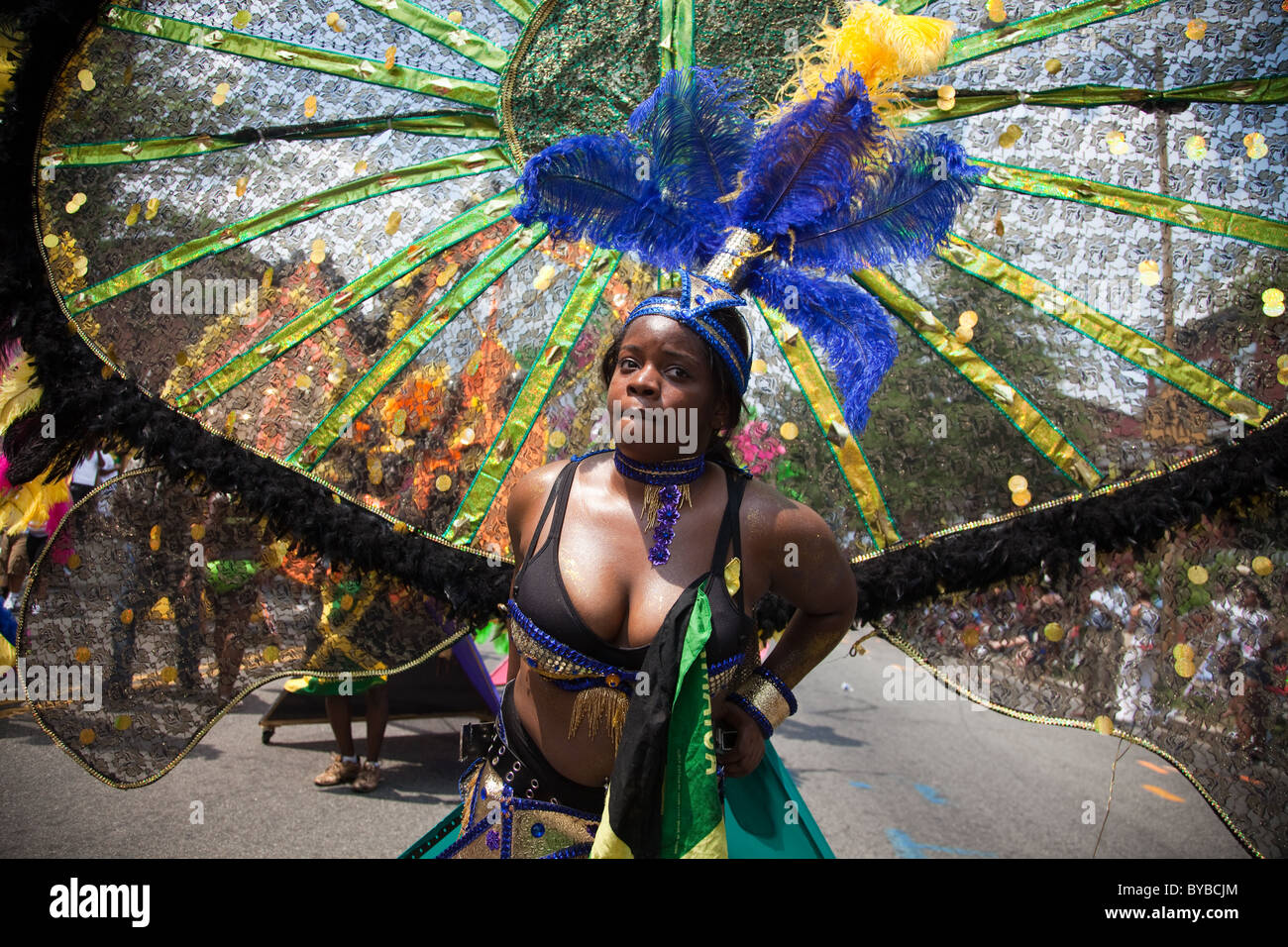 Lancé par un grand défilé dans le style des Caraïbes avec des danseurs, le DC Caribbean Carnival est organisé chaque année à Washington, DC. Banque D'Images