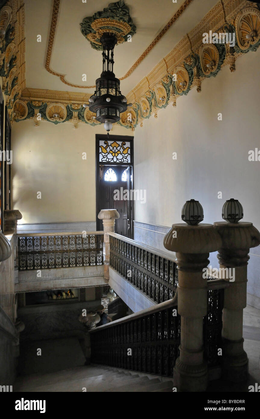 Escalier, vue intérieure, Palacio del Valle, péninsule de Punta Gorda, Cienfuegos, Cuba, Caraïbes, Amérique centrale Banque D'Images