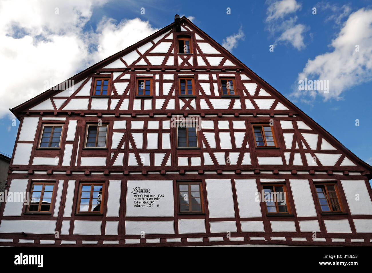 Lochmuehle guesthouse, maison à colombage datant de 1600, Gerbergasse 6, Ulm, Bade-Wurtemberg, Allemagne, Europe Banque D'Images