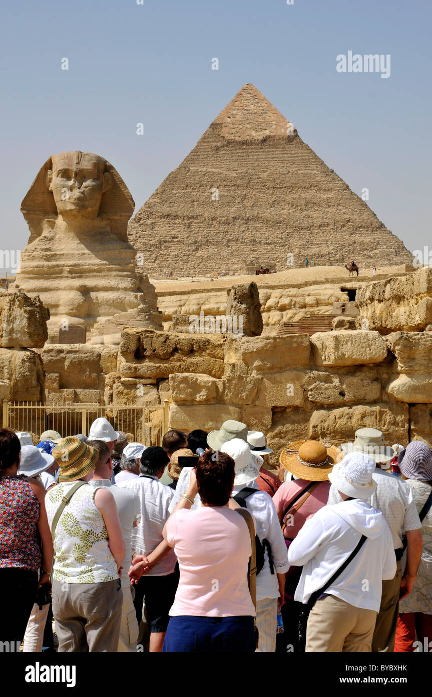 Sphinx et pyramide Khafré, Egypte Banque D'Images