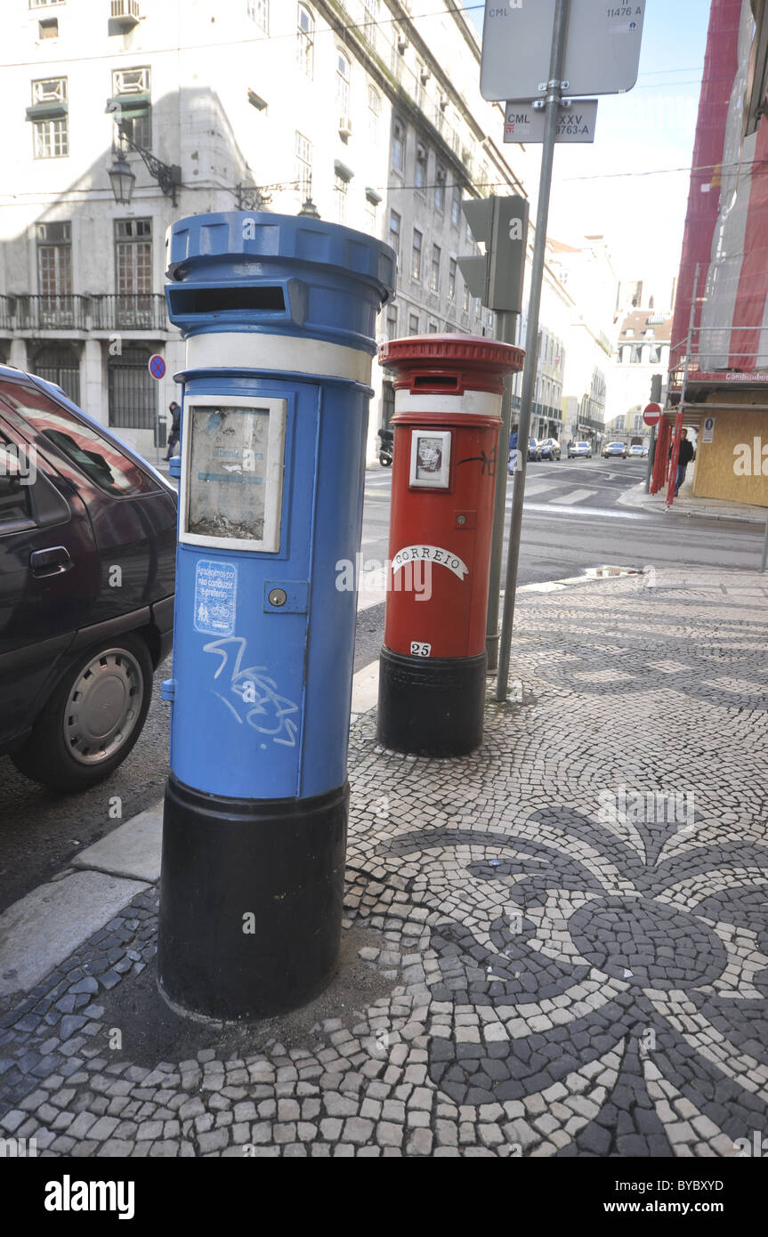 Poste locale et internationale des boîtes dans le centre de Lisbonne ,  Portugal Photo Stock - Alamy