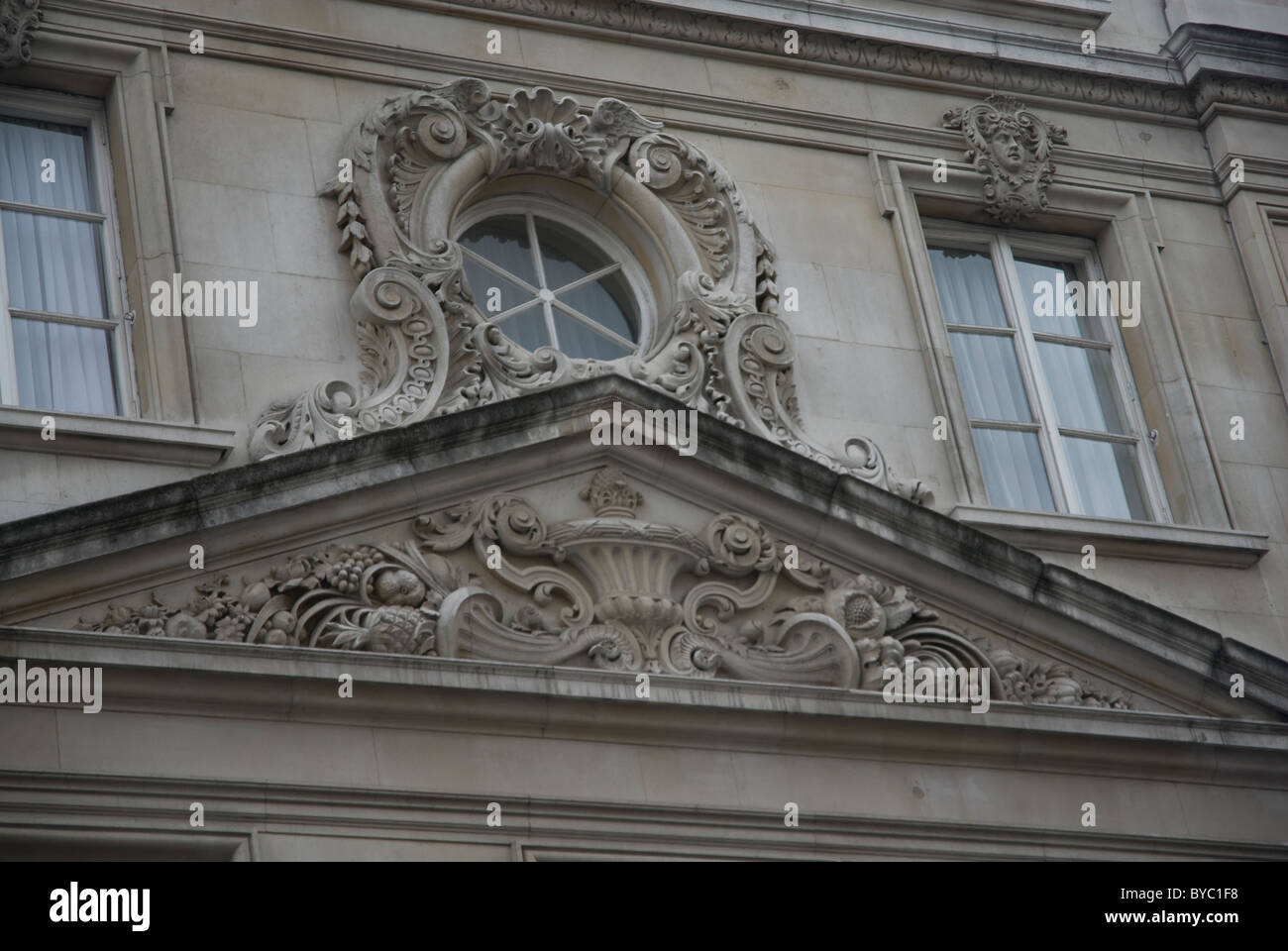 Détail de l'avant de Dartmouth House Charles Street Londres W1 Banque D'Images