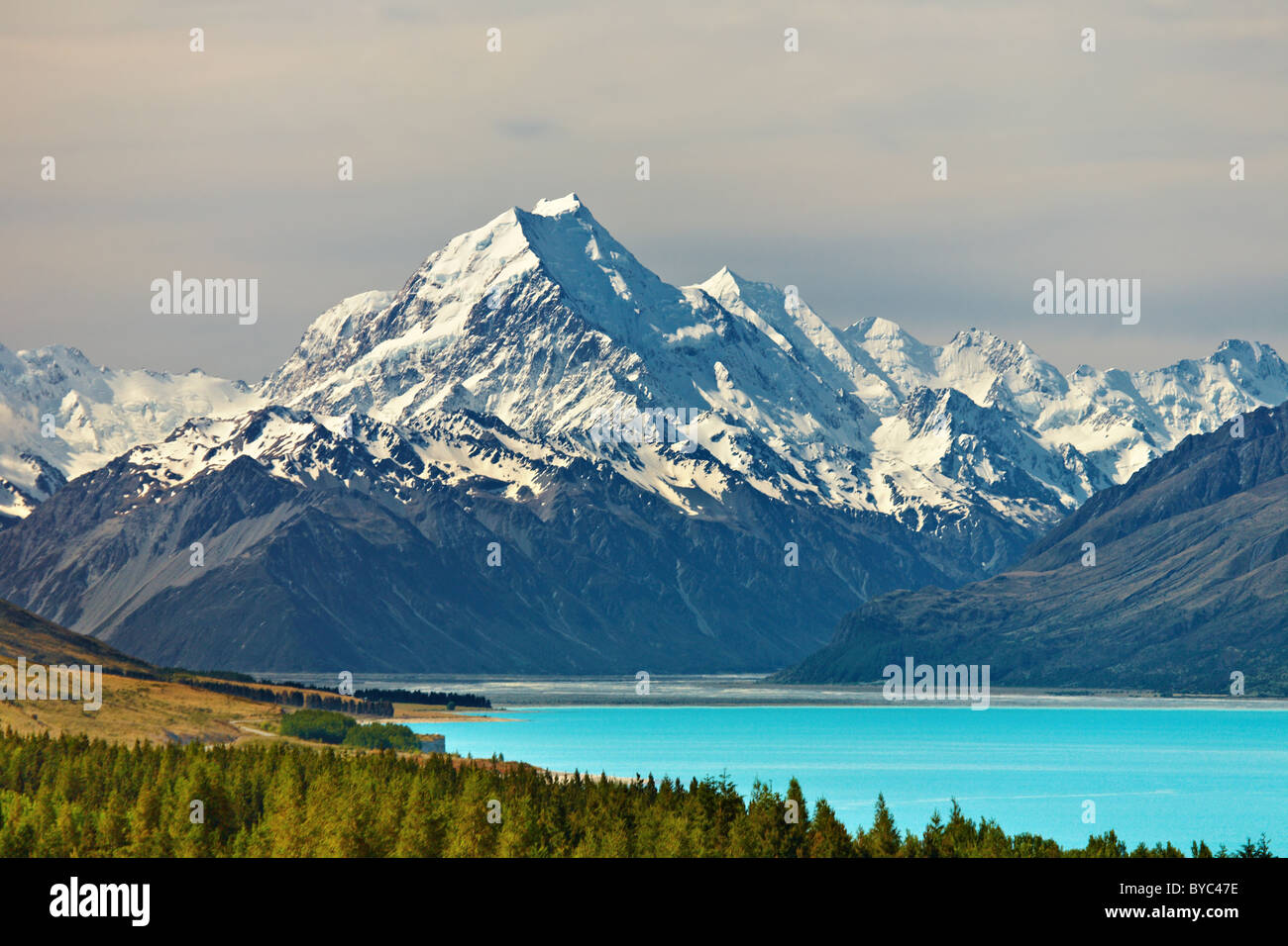 Le lac Pukaki et le Mont Cook, Nouvelle-Zélande Banque D'Images