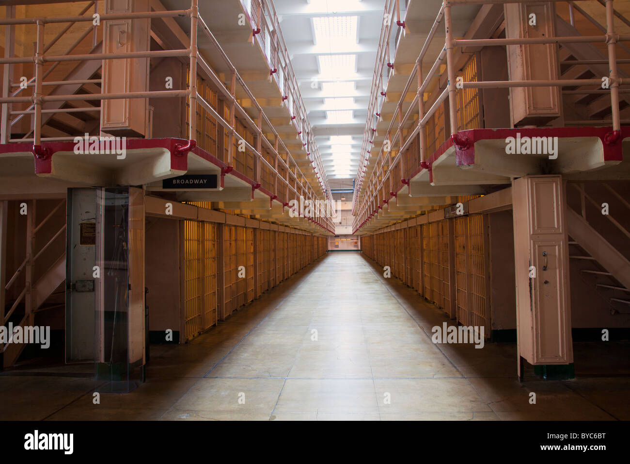 Cellule à l'intérieur chambre à Alcatraz, Broadway C & D Bloc, San Francisco, CA Banque D'Images