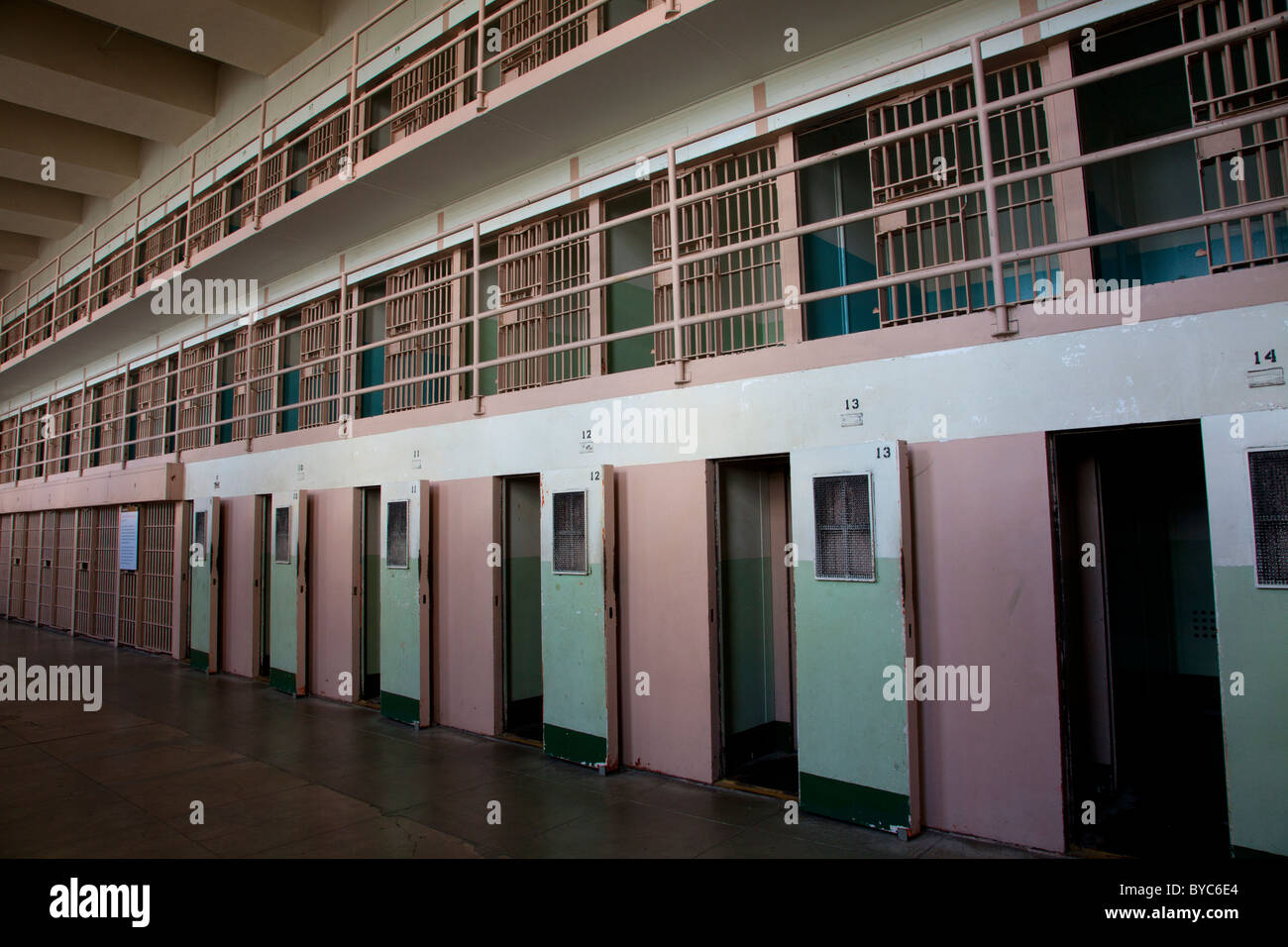 Cellule à l'intérieur chambre à Alcatraz, D Bloc, San Francisco, CA Banque D'Images
