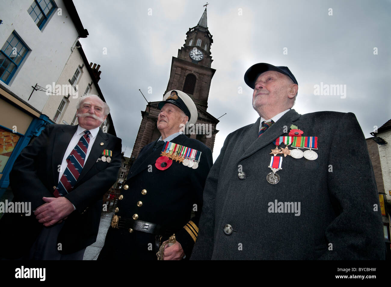 Anciens combattants de la seconde guerre mondiale de la RAF, RN et de l'Armée Banque D'Images