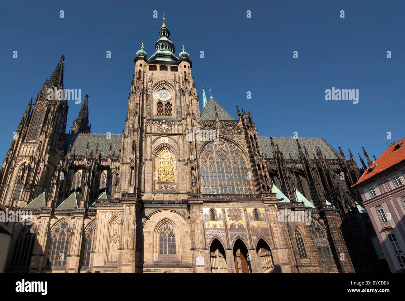 Hradcany - Cathédrale de Saint Vit dans le château de Prague Banque D'Images