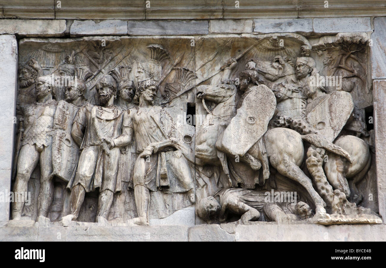 L'art romain Arc de Constantin. Le soulagement. Rome. L'Italie. Banque D'Images