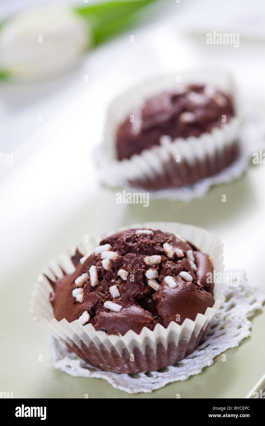 Muffins aux poires et au chocolat maison Banque D'Images