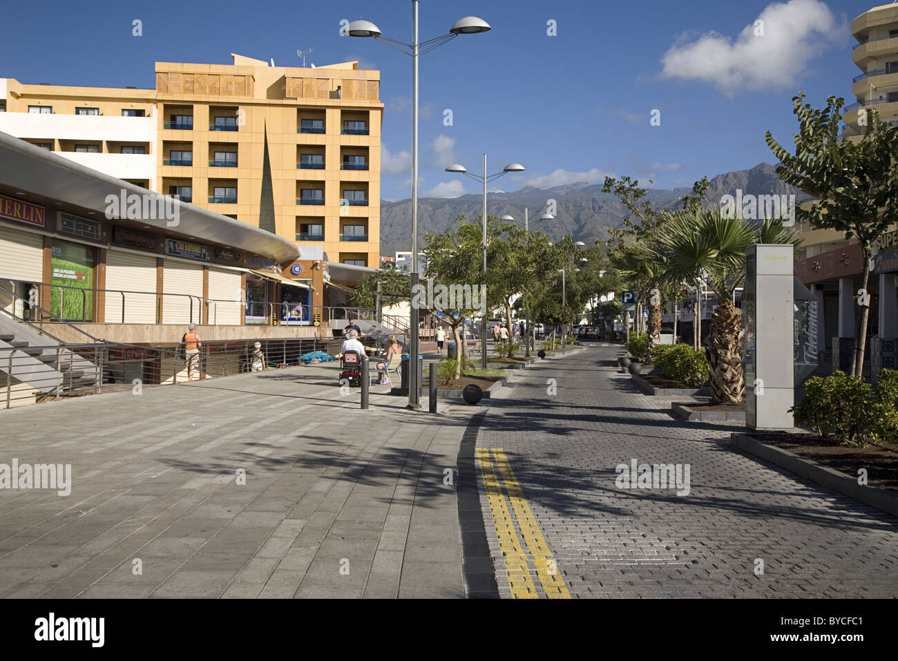 Avenida de España, une rue de Costa Adeje, Playa de las Americas, Tenerife, Espagne Banque D'Images