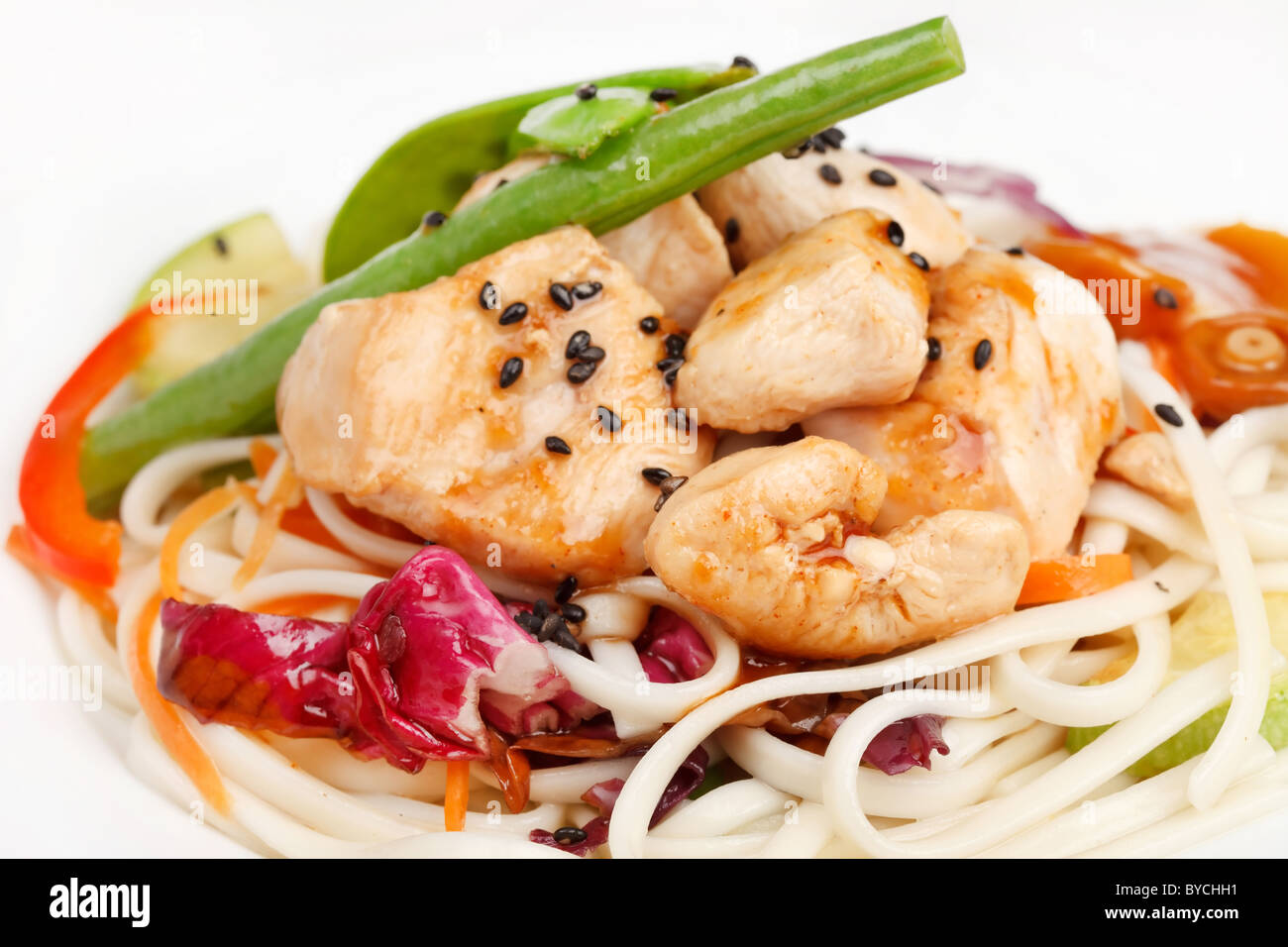 Poulet avec légumes et nouilles Banque D'Images