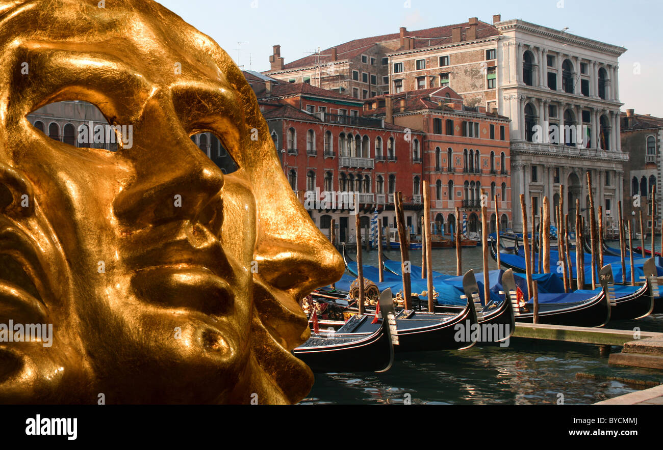 Masque d'Or et Grand Canal - Venise Banque D'Images