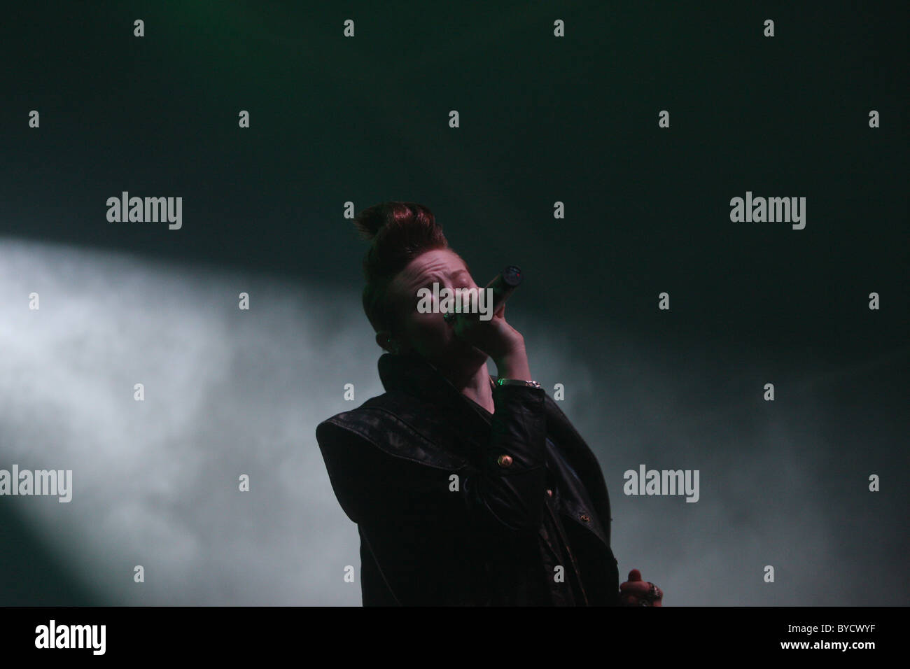 La Roux sur scène pendant le premier jour de l'Optimus Alive Festival à Lisbonne, Portugal. Banque D'Images