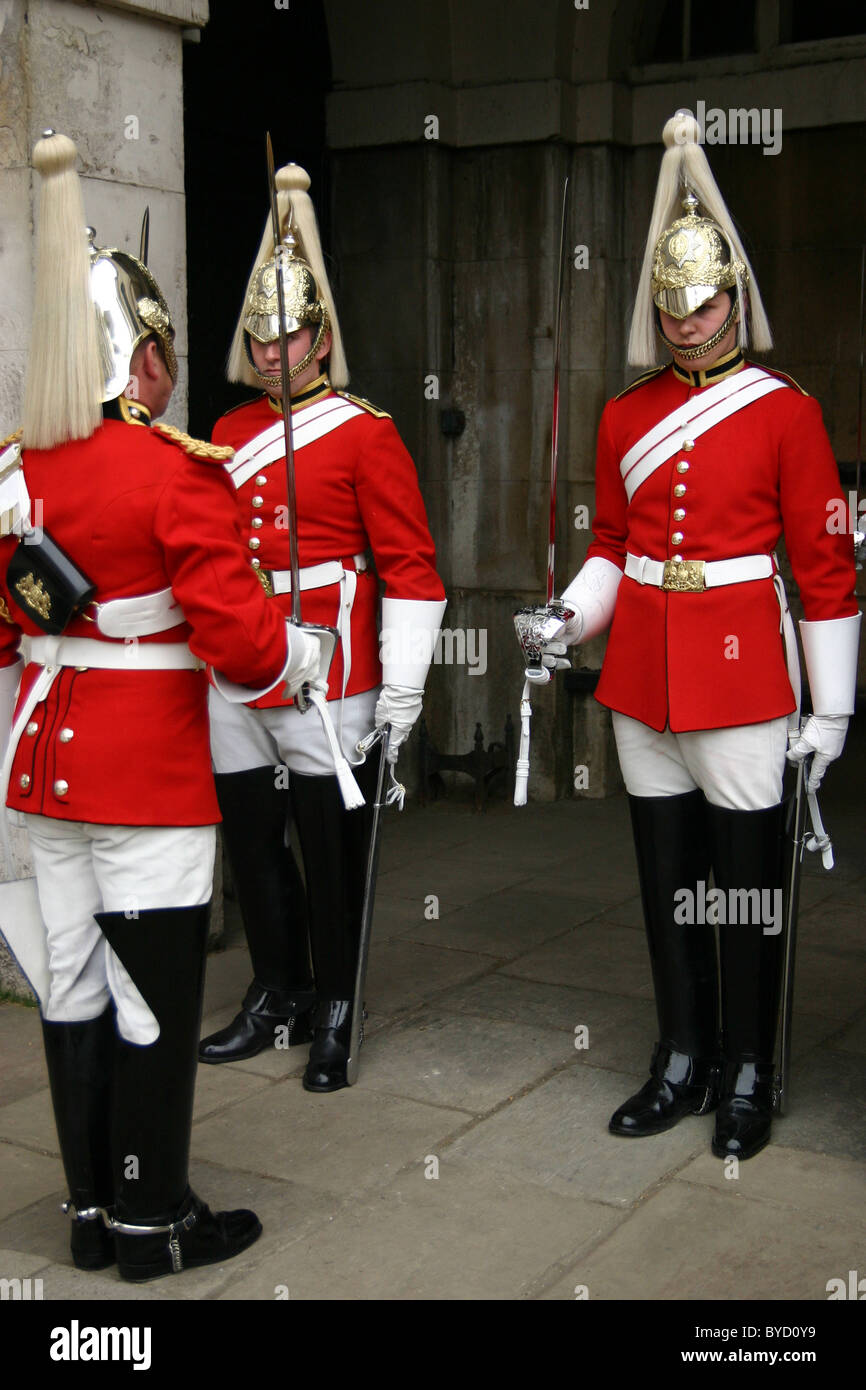 La vie de Queen's Guard - la Household Cavalry Regiment à cheval Horse Guards Banque D'Images