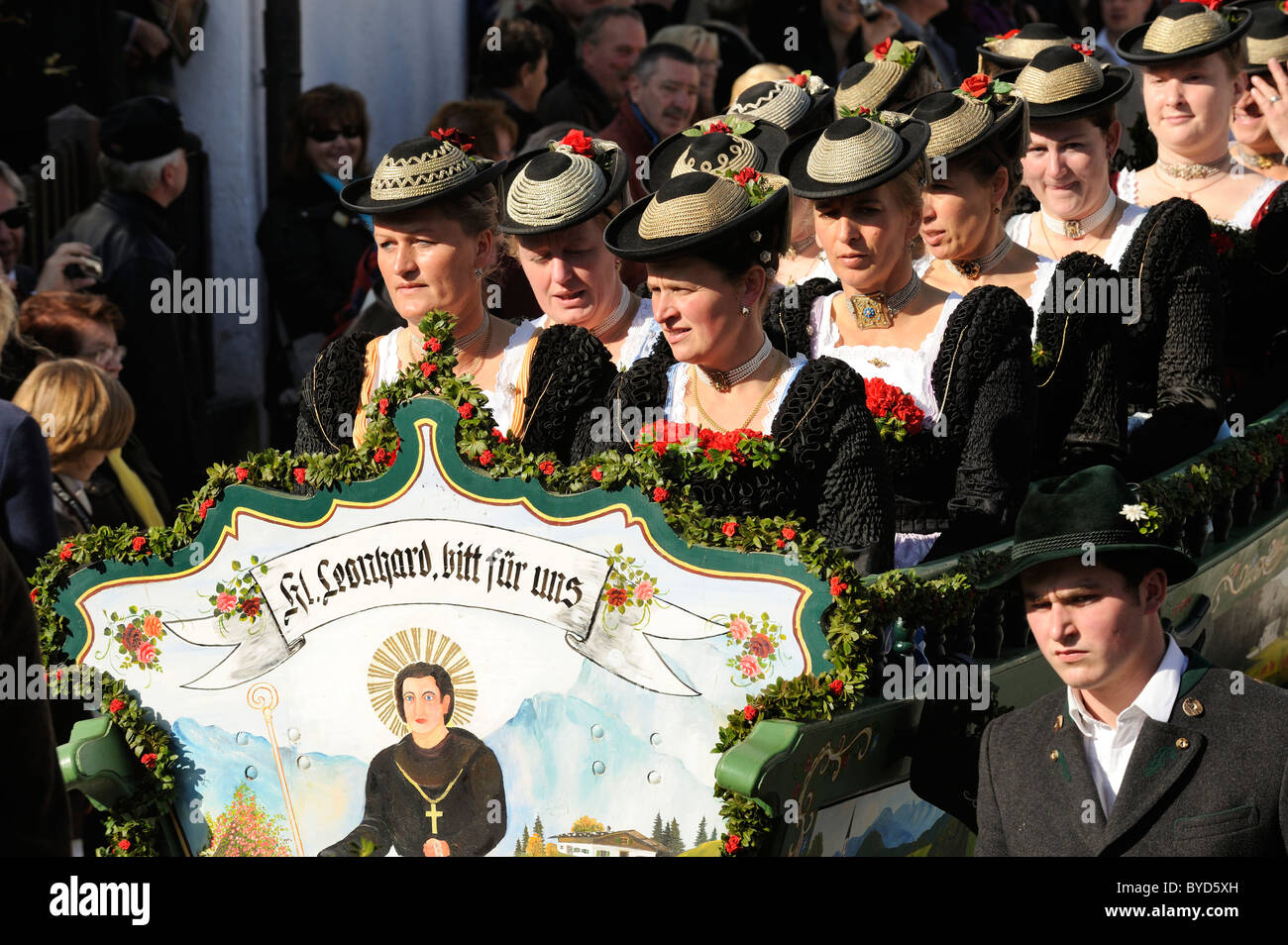 Leonhardifahrt, une procession avec les chevaux pour le jour de fête de Saint Léonard de Noblac, Bad Toelz, Haute-Bavière, Bavière Banque D'Images