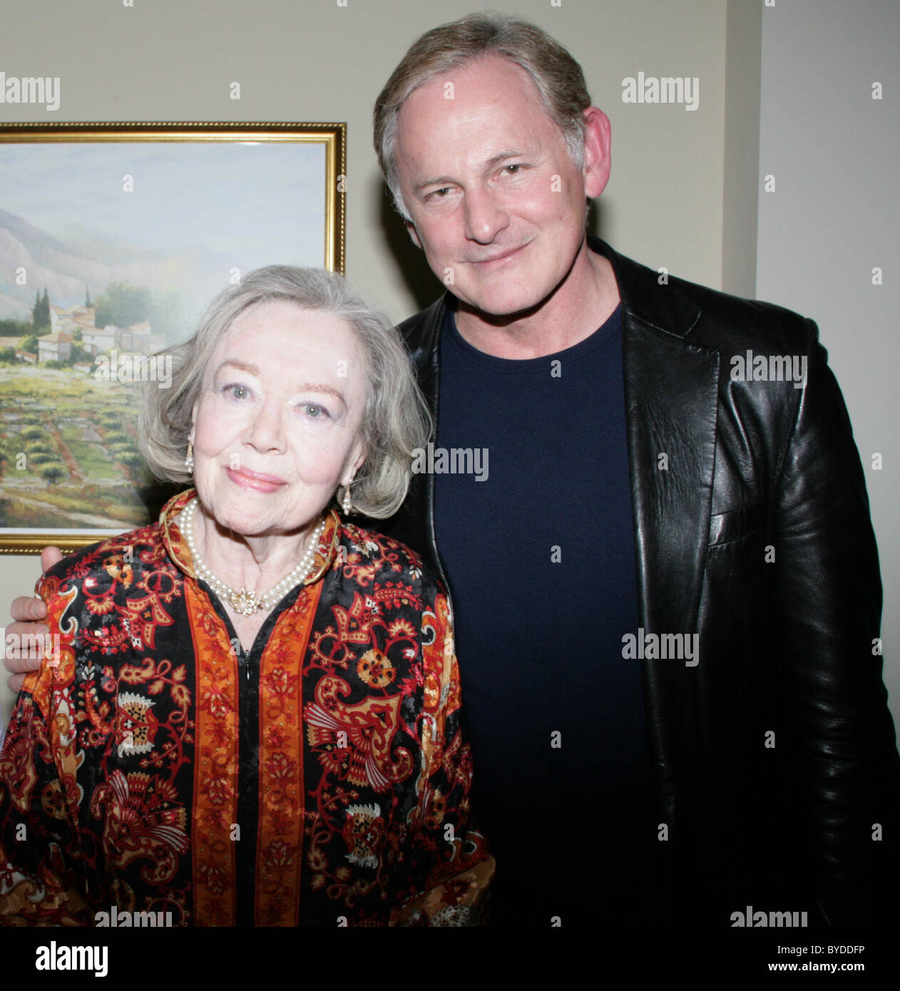 Victor Garber et Glynis Johns Belmont Village de Hollywood's Cinquième Anniversaire Parti et vente aux enchères de sacs à main de célébrité, de bénéficier Banque D'Images