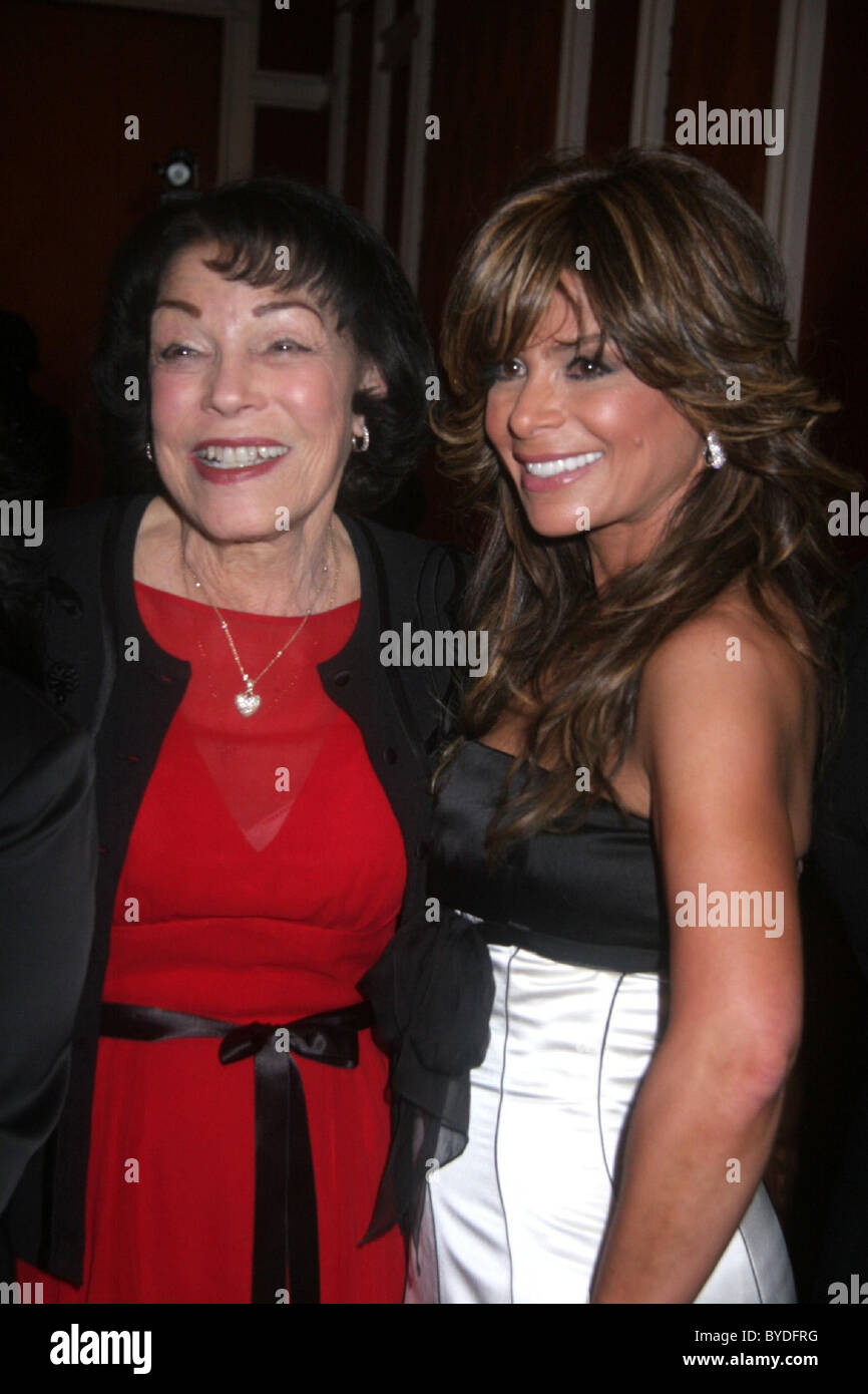 Paula Abdul avec sa mère Lorraine Abdul Paula Abdul honoré par le Nevada Ballet comme 'la femme de l'année 2007 et l'hôtel Wynn Banque D'Images