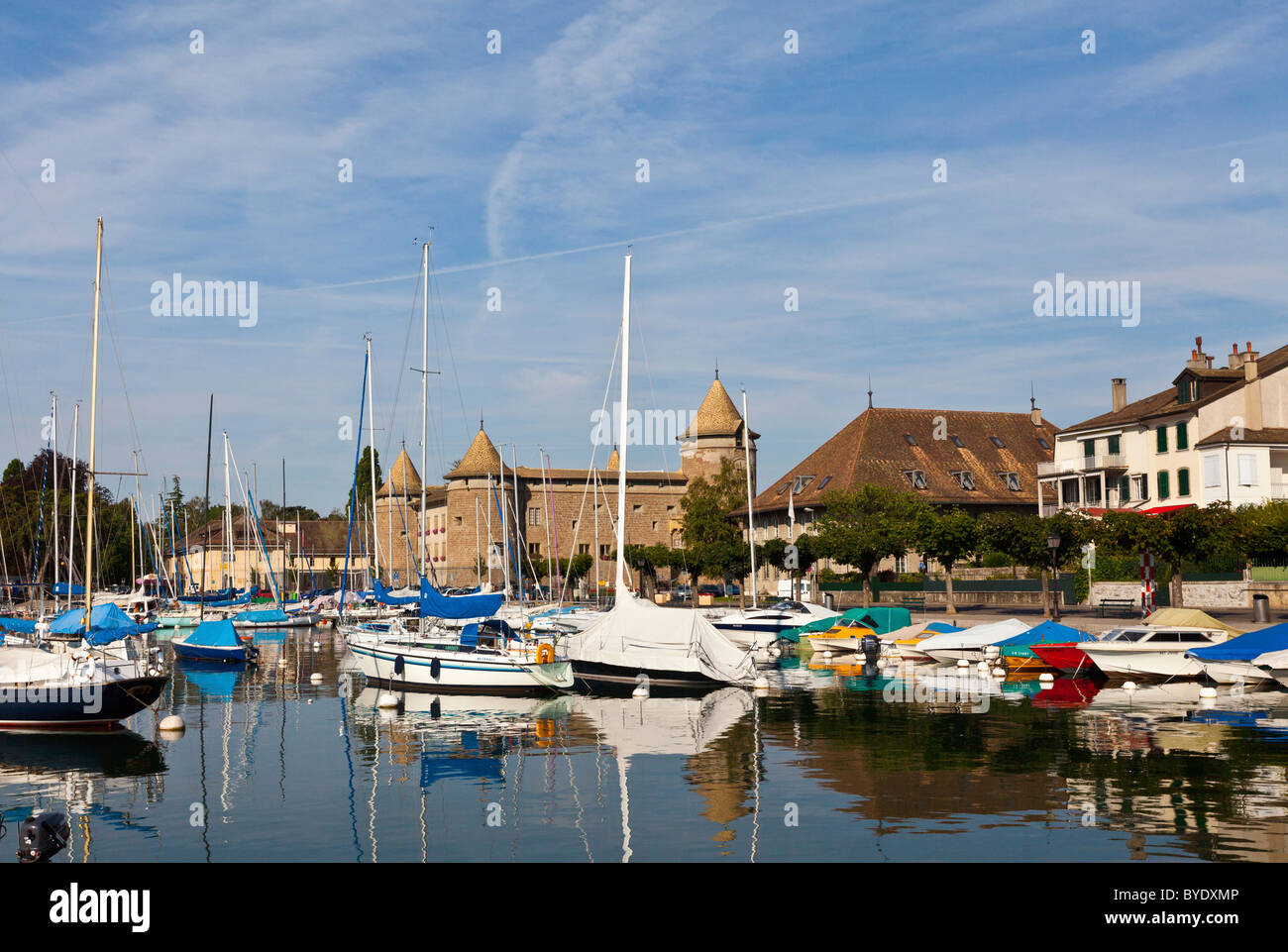 Le port de Morges Morges, Château à l'arrière, canton de Vaud, le lac de Genève, Suisse, Europe Banque D'Images