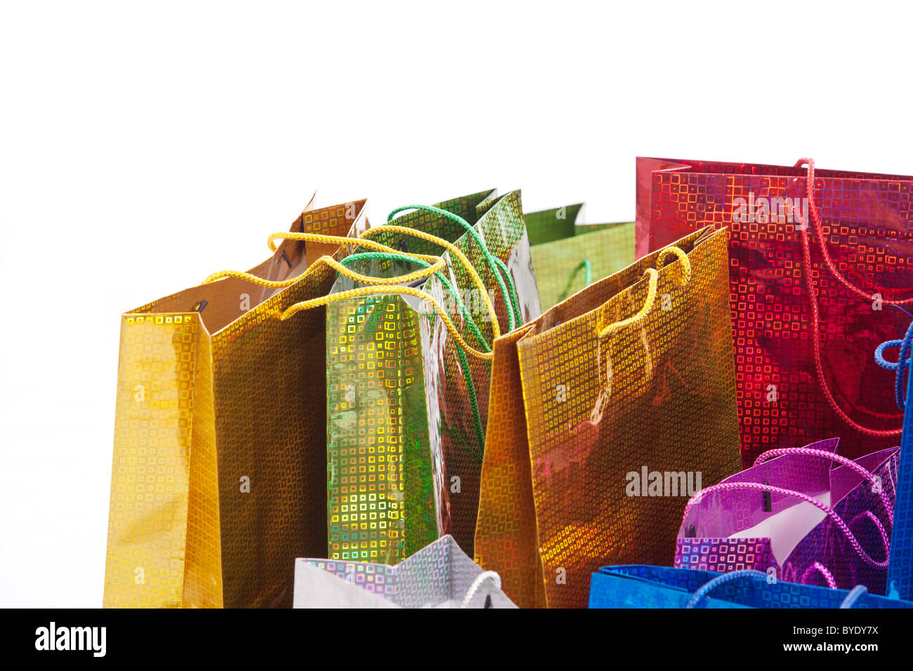 Sacs shoping colorés. Isolé sur fond blanc. Banque D'Images