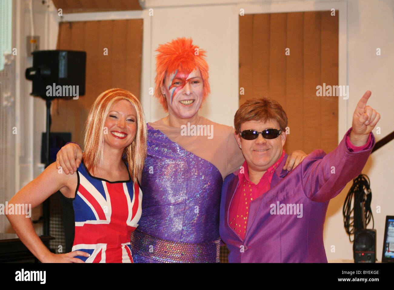 Geri Halliwell, David Bowie et Sir Elton John assimilés England Rocks -  photocall Studios Abbey Road de Londres, Angleterre Photo Stock - Alamy