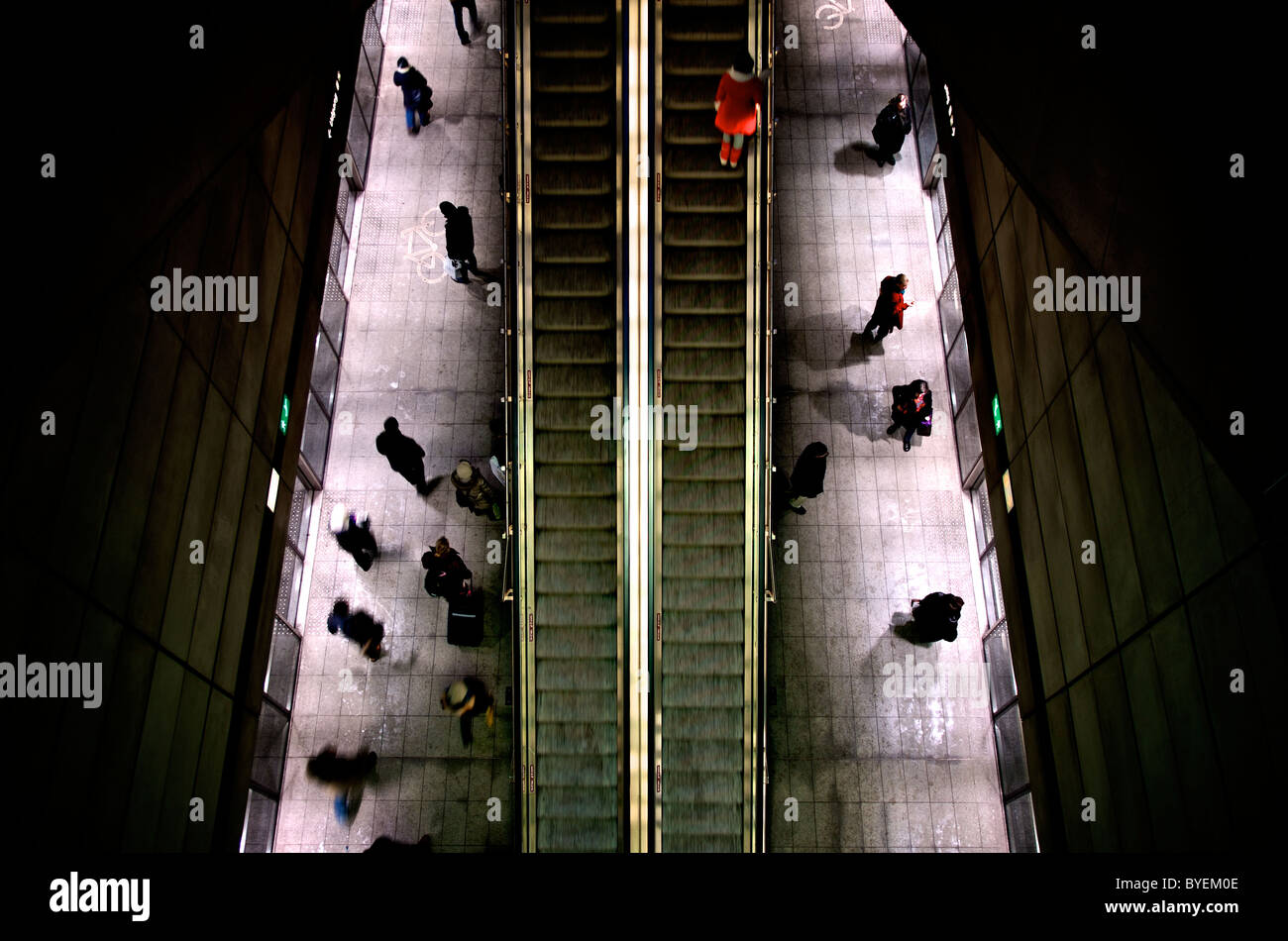 Scène de navettage Escalator Banque D'Images