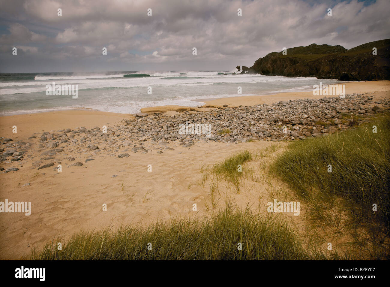 Vagues se brisant sur Dalmore ou Dail Beag, Isle Of Lewis, îles Hébrides, Ecosse, Royaume-Uni Banque D'Images