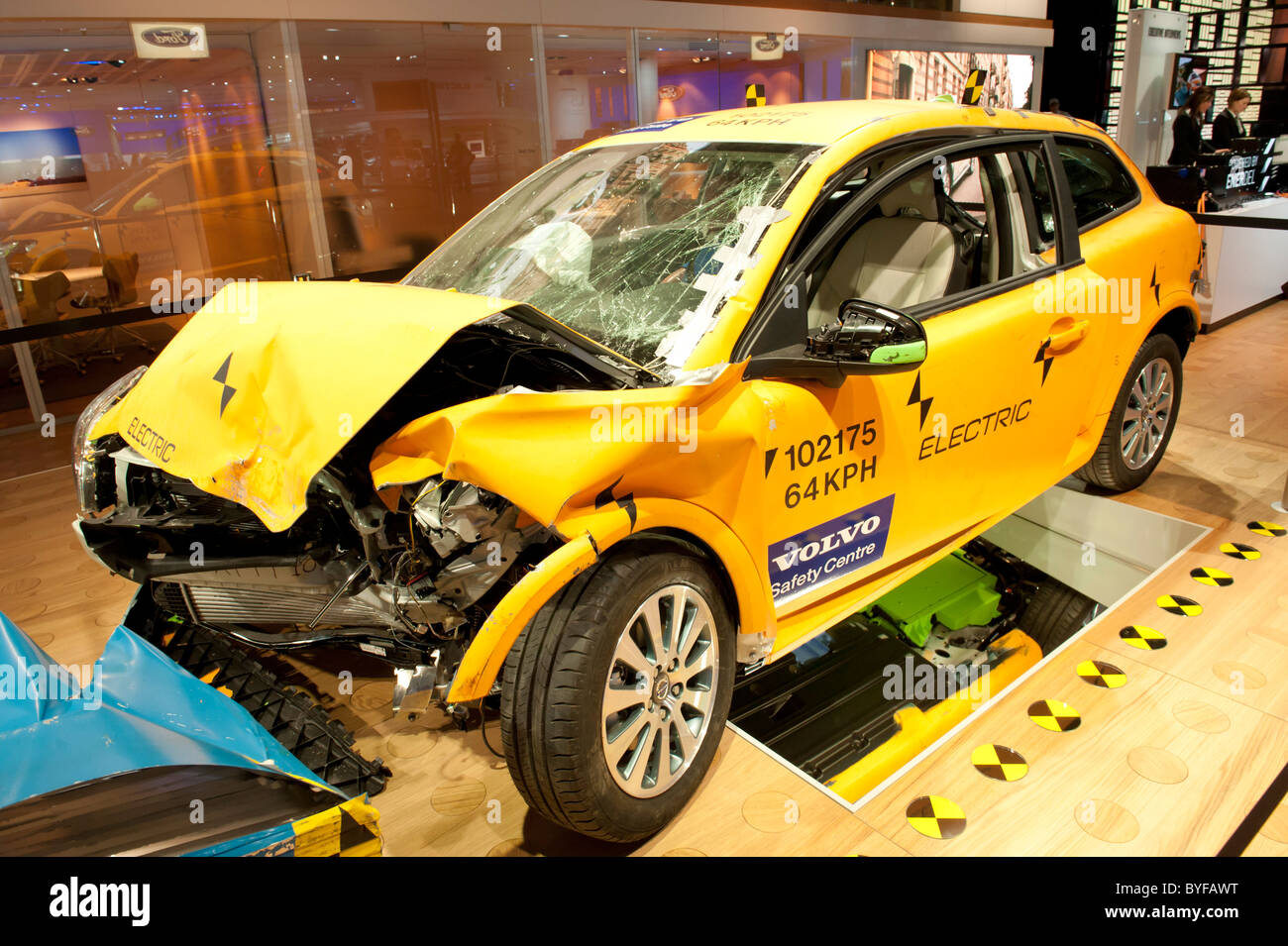 Impact - L'essai Volvo C30 voiture électrique à l'édition 2011 du North American International Auto Show de Detroit Banque D'Images