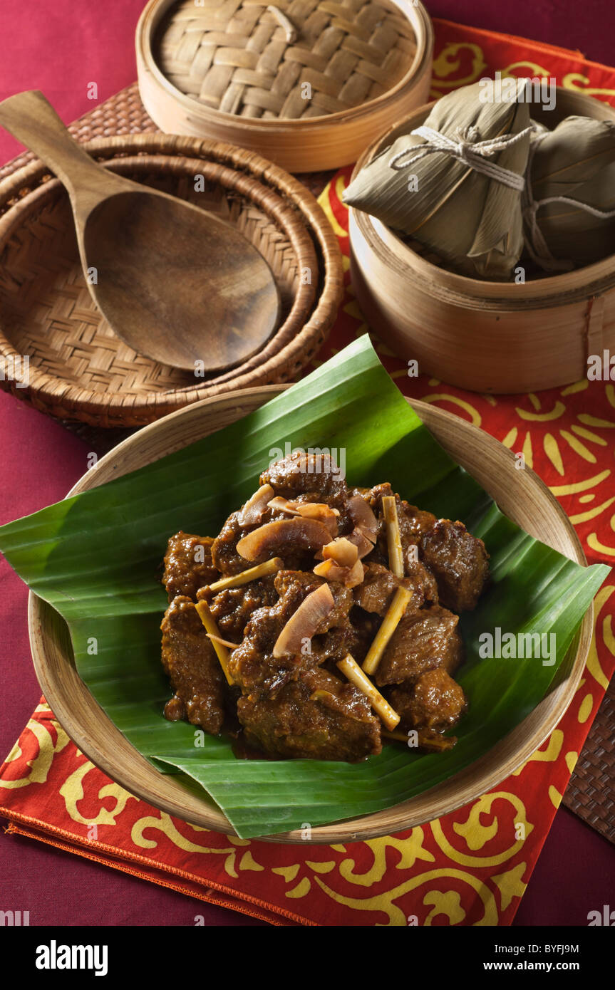 Rendang daging Asie du Sud est plat de boeuf épicé Banque D'Images