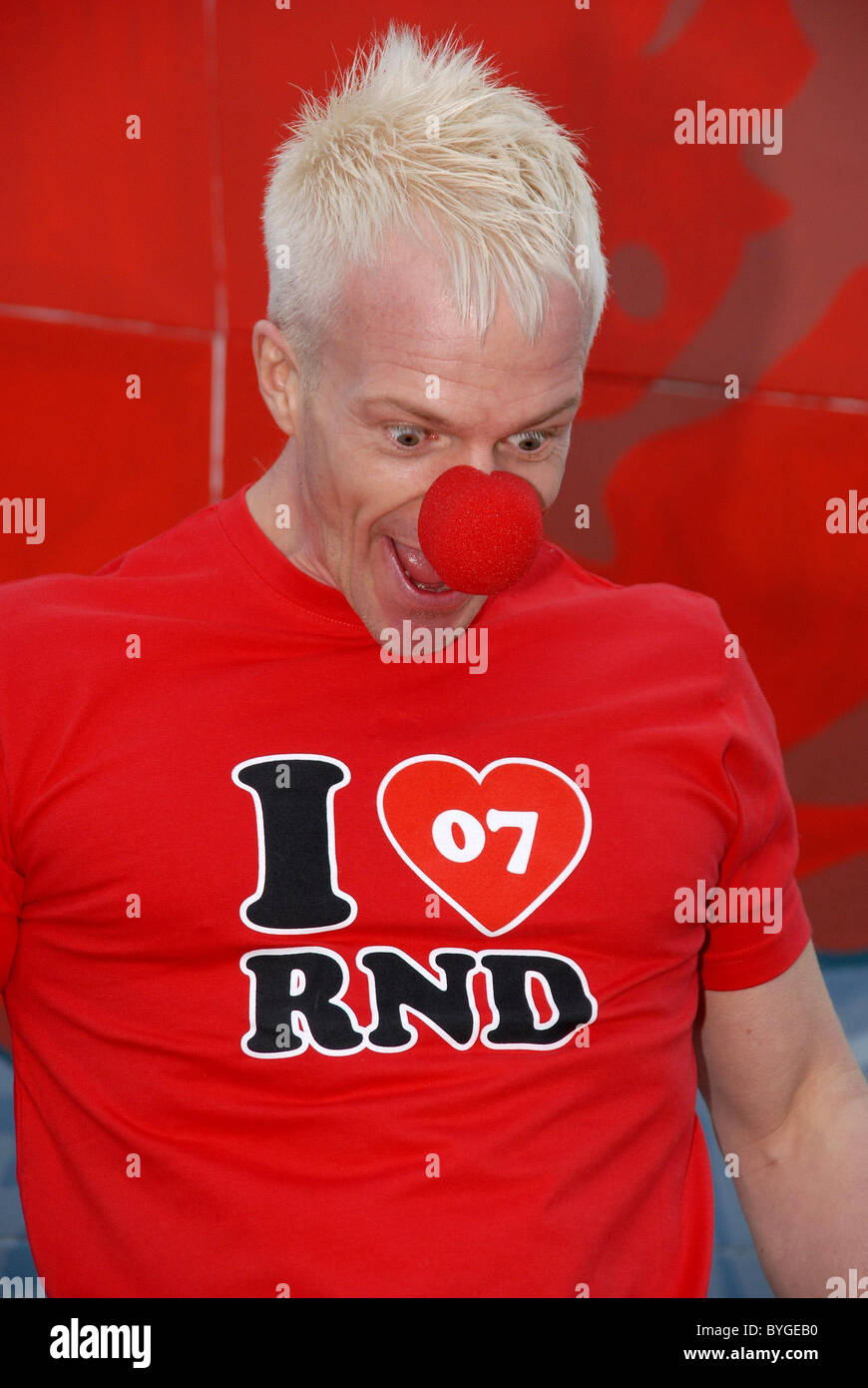 Mark Speight dans un photocall de la bande dessinée, le M³ller Releif 'Big Art Project' La présentatrice TV dévoile la mosaïque géante de peinture Banque D'Images