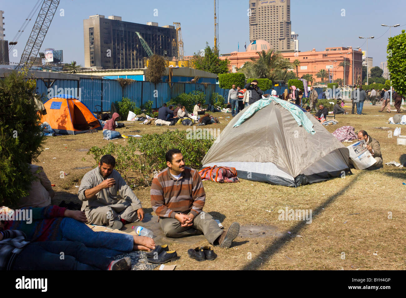 Des manifestants anti-gouvernement camp à la place Tahrir, au Caire, Egpyt Banque D'Images