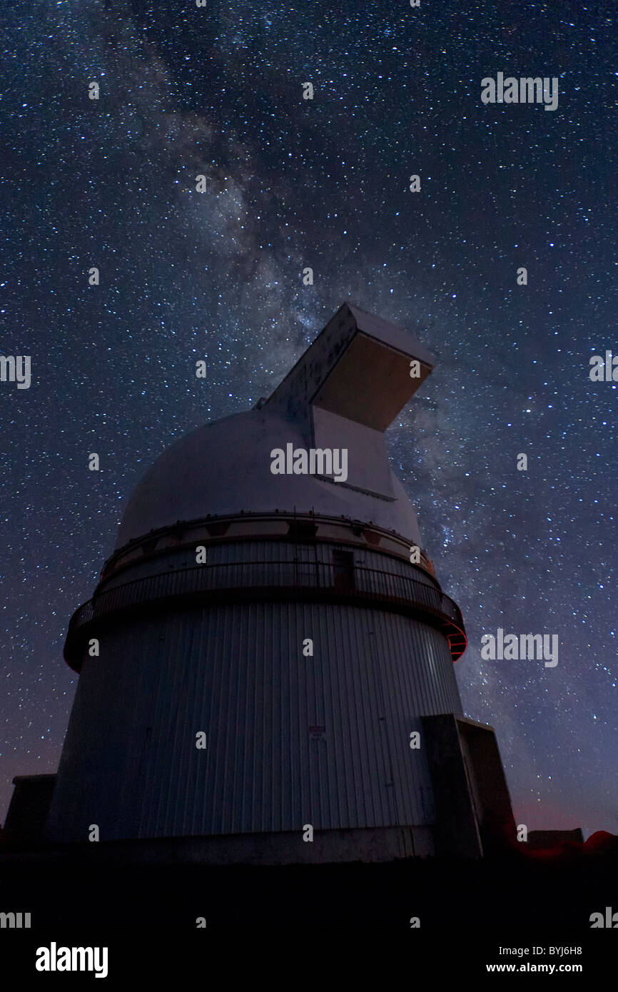 Stars sur l'Observatoire, Hawaii, USA. Banque D'Images