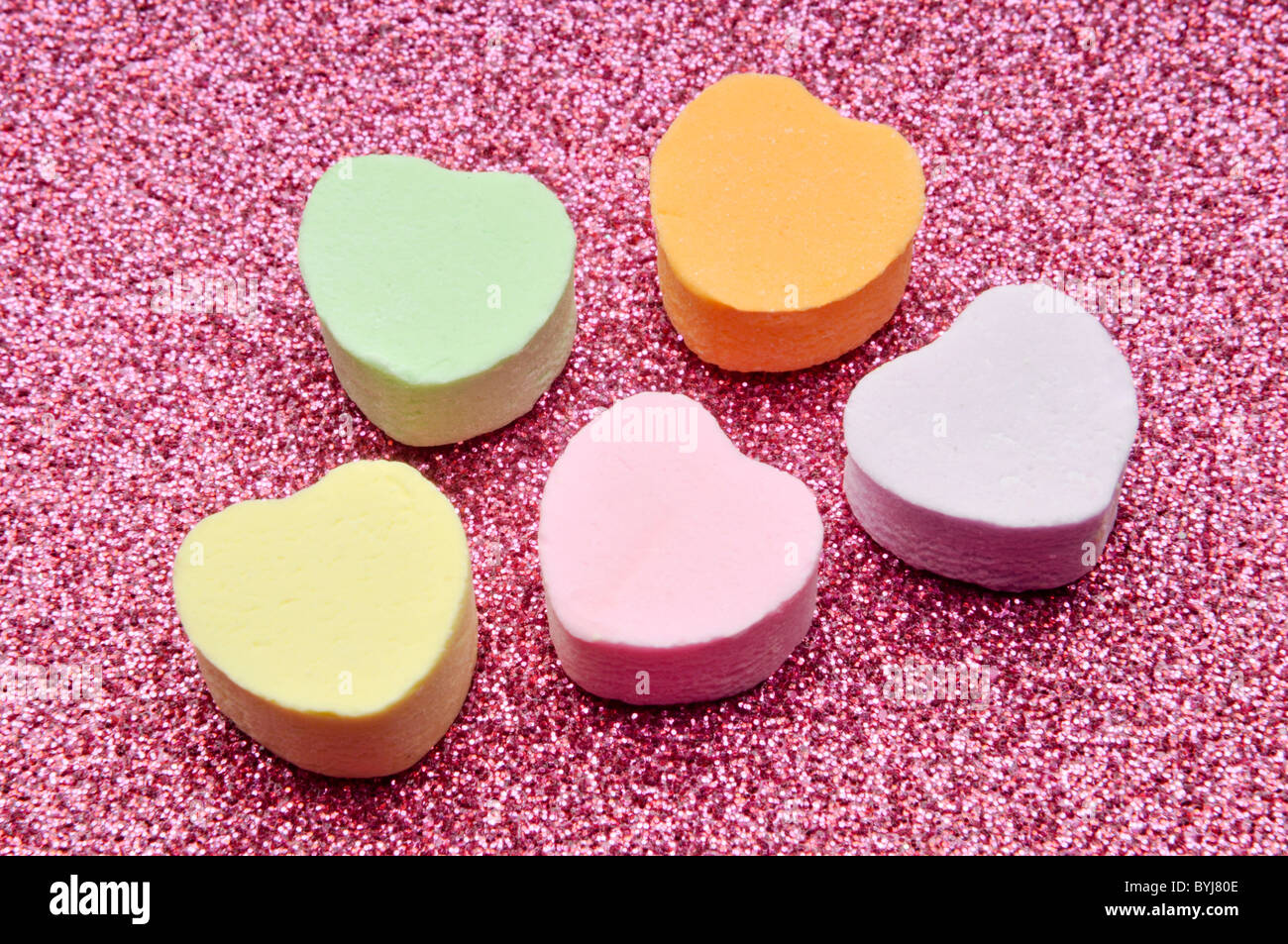 Valentines Day rose bonbon sur surface sparke Banque D'Images