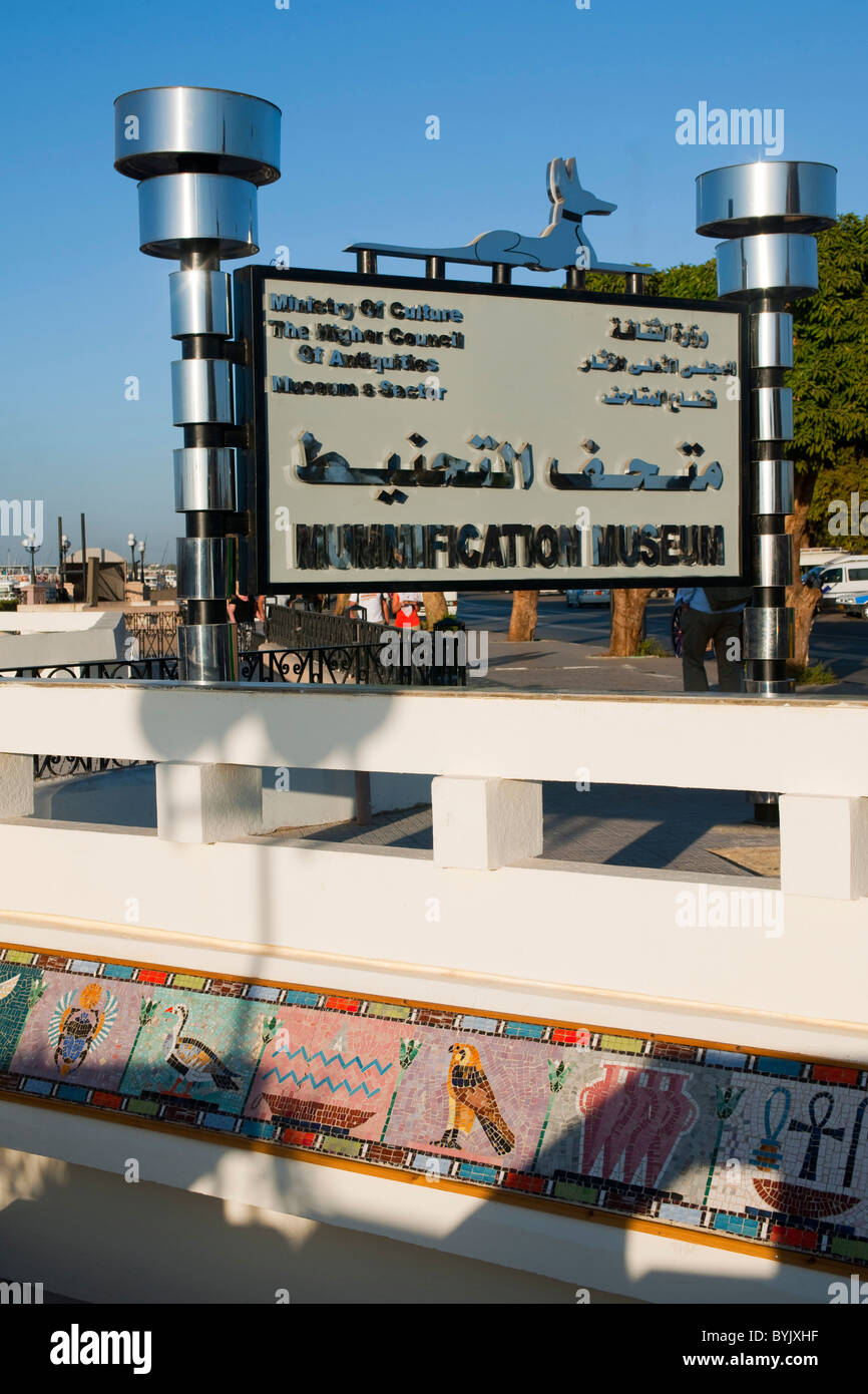 Aegypten, Louxor, Musée de la momification an der Corniche Banque D'Images