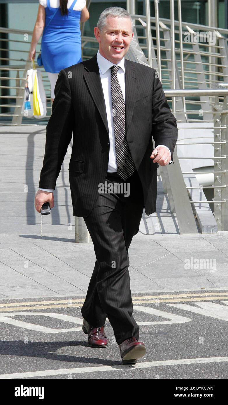 Un Petit Garcon Pour L Impresario Michael Flatley Danse Flatley Fete La Naissance De Son Premier Enfant Apres Sa Femme Niamh Photo Stock Alamy