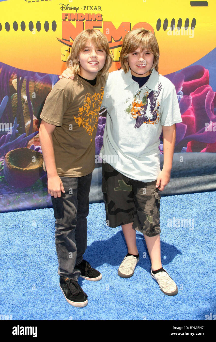 Cole Sprouse Dylan Sprouse et 'Finding Nemo Submarine Voyage' qui a eu lieu l'ouverture de Disneyland à Anaheim, Californie - 10.06.07 : Banque D'Images