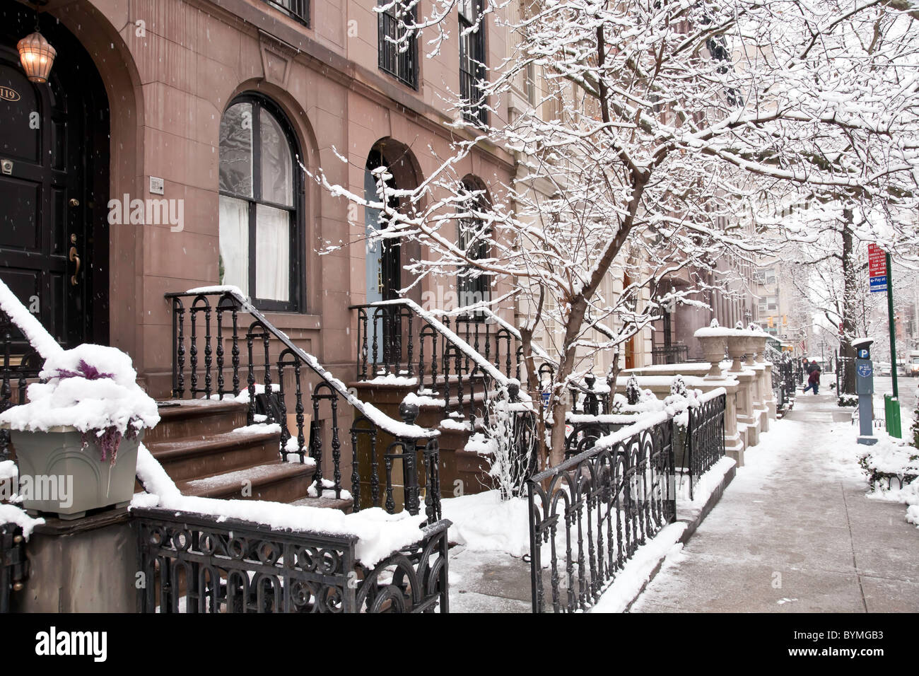 Grès dans la neige, East 35th Street, Murray Hill, NEW YORK Banque D'Images
