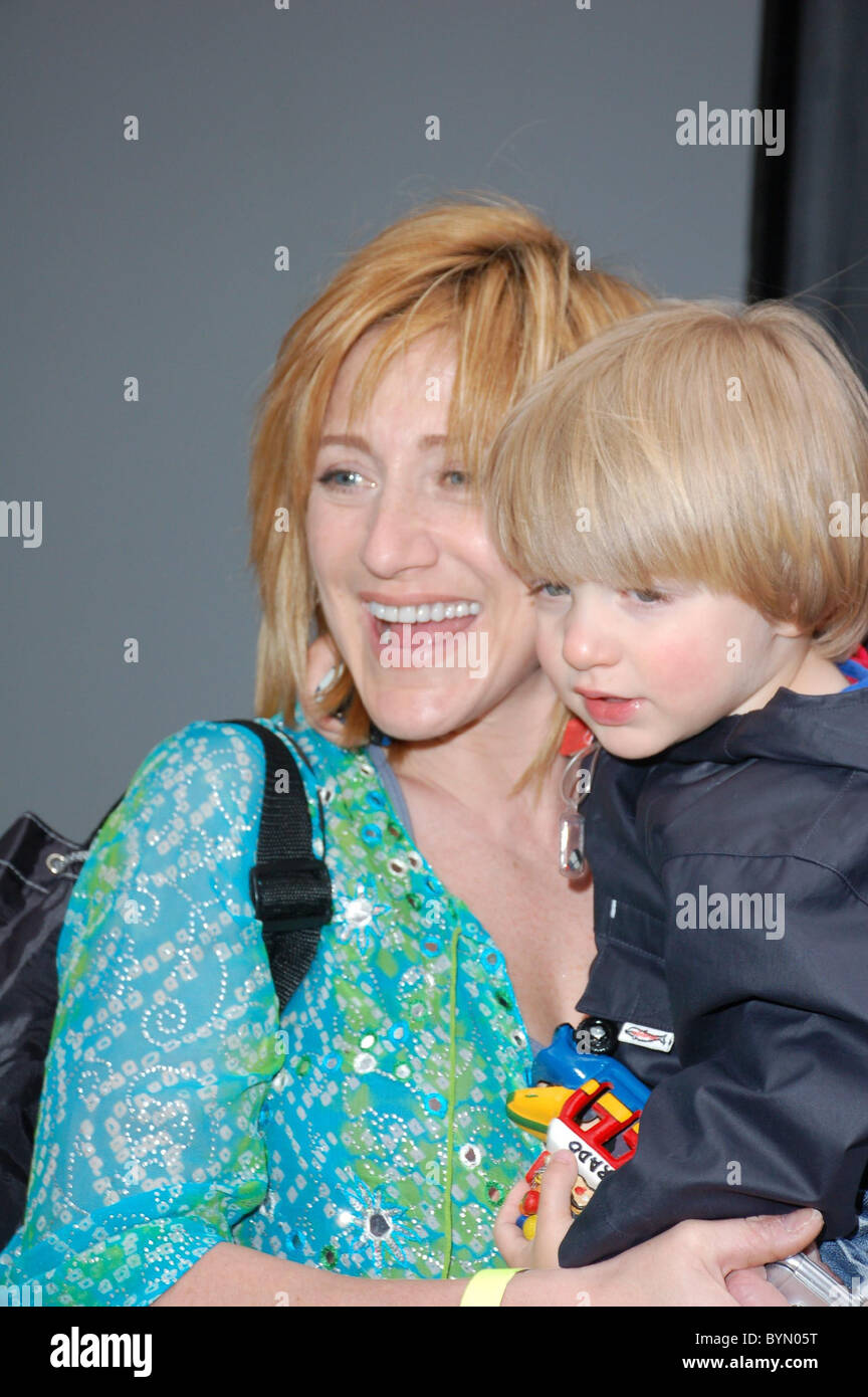 Edie falco and kids Banque de photographies et d'images à haute résolution  - Alamy
